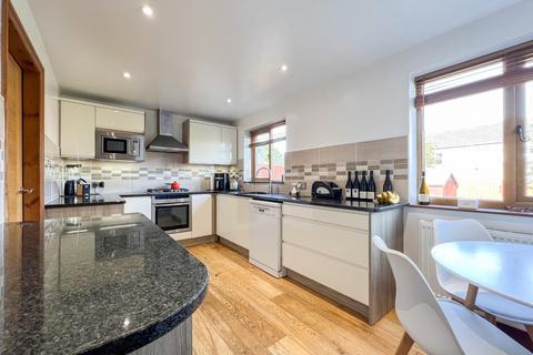 4 bedroom detached house for sale, Broadacres, Holmfirth HD9