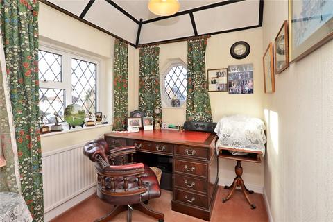 50 Grafton Road, Worcester Park, KT4 7QP