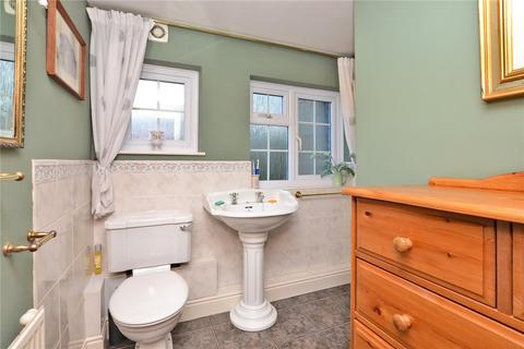 50 Grafton Road, Worcester Park, KT4 7QP