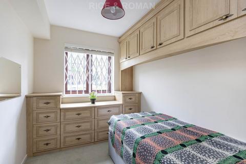 2 bedroom retirement property for sale, Griffiths Road, London SW19