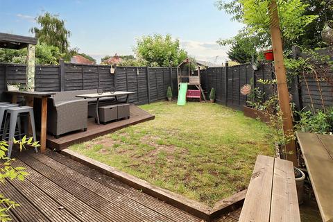 20 Coniston Road, Woking, GU22 9HU