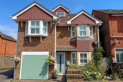 5 bedroom detached house for sale, Manor Road, East Preston, Littlehampton, West Sussex