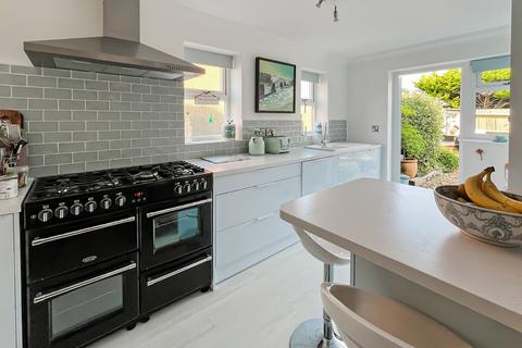 5 bedroom detached house for sale, Manor Road, East Preston, Littlehampton, West Sussex