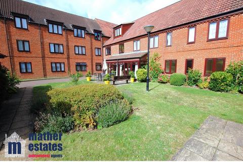 2 bedroom flat for sale, Ashley Court, Hatfield