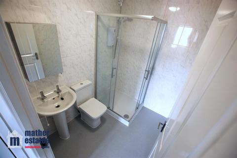 2 bedroom flat for sale, Ashley Court, Hatfield