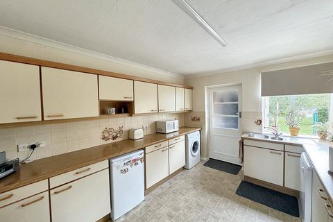 4 bedroom terraced house for sale, Whitebeam Avenue, Bromley BR2