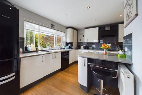 10 Ash Grove, Northampton, NN2 8DG