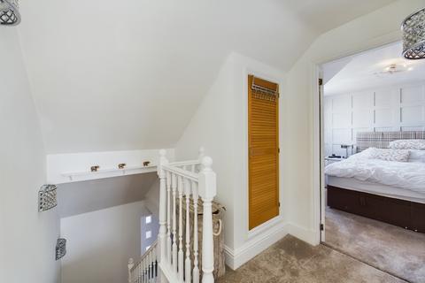 10 Ash Grove, Northampton, NN2 8DG