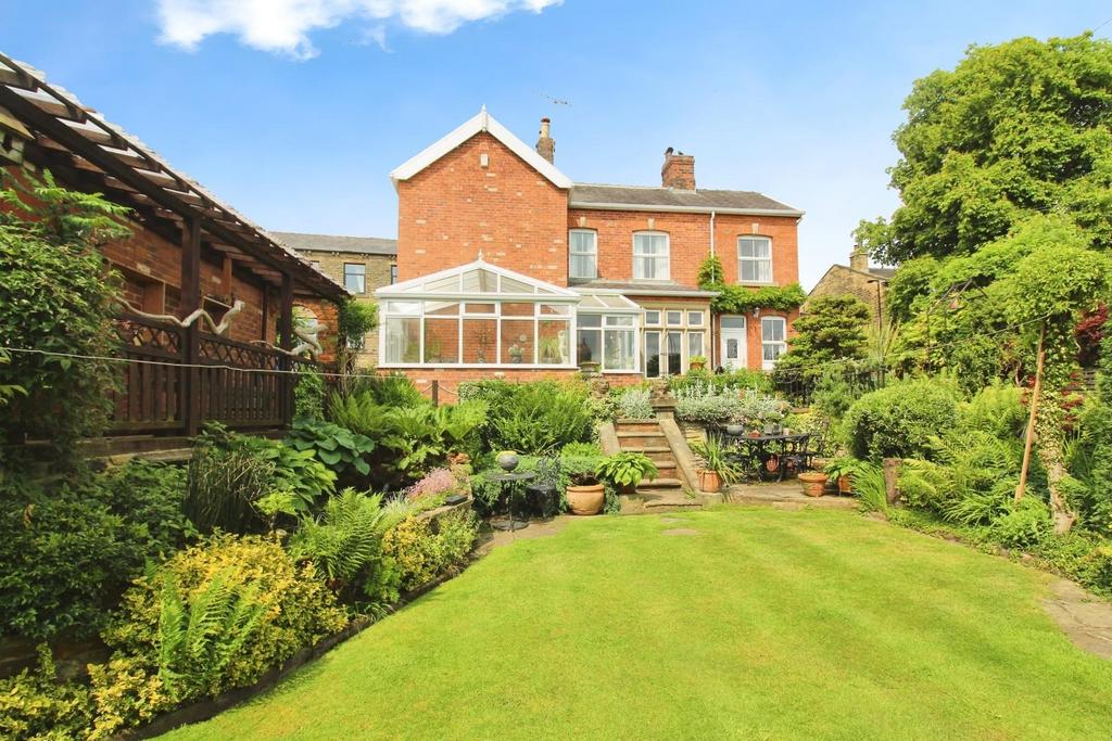 Front / garden