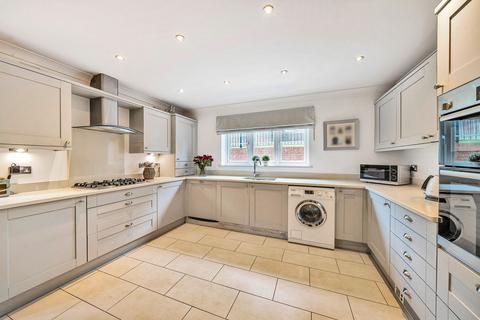 4 bedroom detached house for sale, Bankside, Epsom KT17