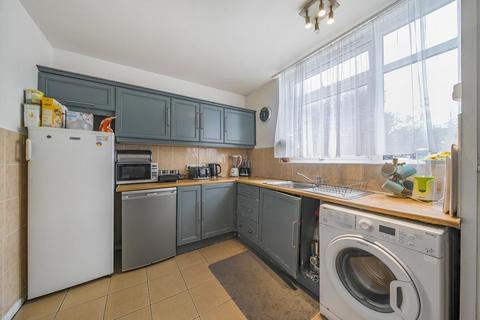 Flat 5, 4 Carminia Road, London, SW17 8AW