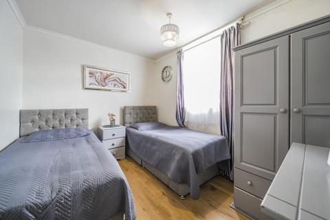 Flat 5, 4 Carminia Road, London, SW17 8AW