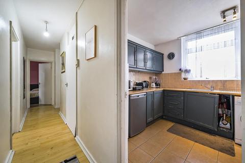 Flat 5, 4 Carminia Road, London, SW17 8AW
