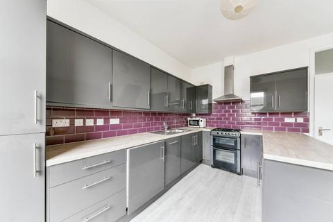 3 bedroom flat to rent, Florence Road, Finsbury Park, London, N4