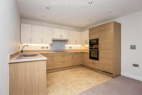 1 bedroom retirement property for sale, Oatlands Drive, Weybridge KT13