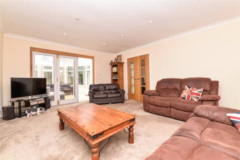 3 bedroom bungalow for sale, Spinney Way, New Milton, Hampshire, BH25