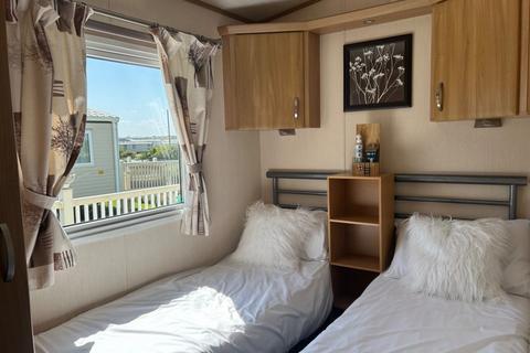 3 bedroom static caravan for sale, Sand le Mere Holiday Park