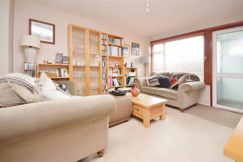 3 bedroom semi-detached house to rent, Dunster Crescent, Hornchurch, Essex, RM11