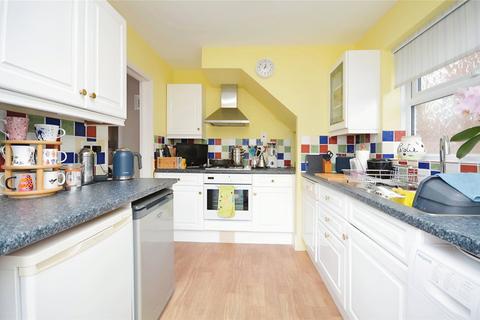 3 bedroom semi-detached house to rent, Dunster Crescent, Hornchurch, Essex, RM11