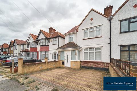 4 bedroom semi-detached house for sale, Meadow Waye, Hounslow, TW5