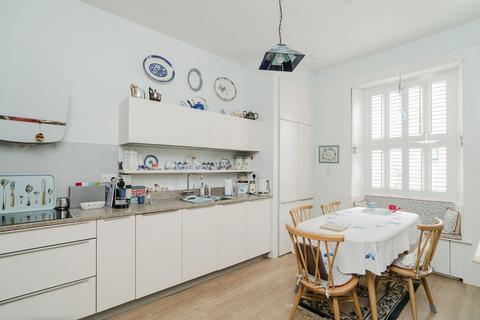 3 Collins Place, Edinburgh, EH3 5JD