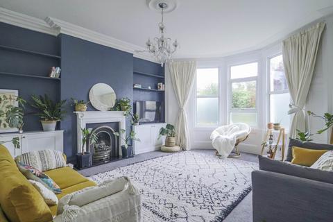 2 Ashcombe Gardens, Weston-super-mare, BS23 2XA
