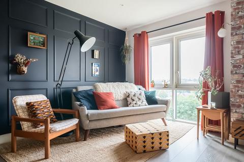 Longfield Avenue, London