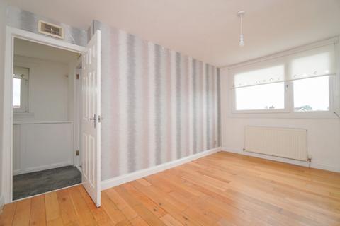 73 Blantyre Crescent, Clydebank, G81 6JN