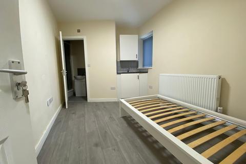 6 bedroom apartment to rent, Cape Hill,  Smethwick, B66