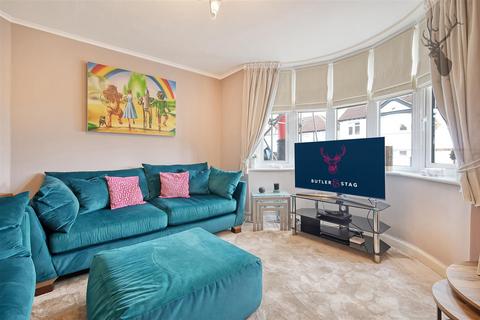 3 bedroom semi-detached house for sale, Dale View Gardens, London E4