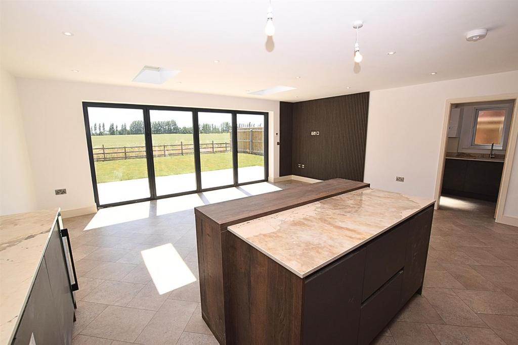 Living dining kitchen