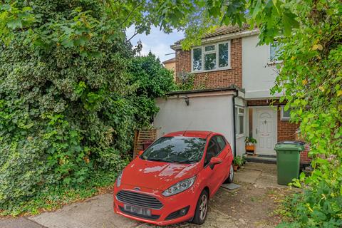 4 bedroom end of terrace house for sale, Castlands Road, London