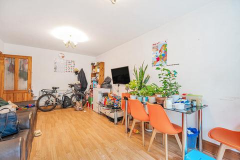 4 bedroom end of terrace house for sale, Castlands Road, London