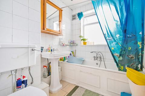 1 Castlands Road, London, SE6 4LN