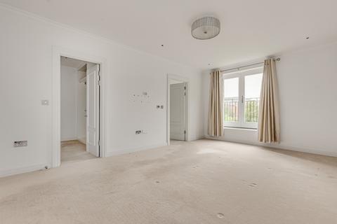 undefined, Barrons Chase, Richmond, Surrey