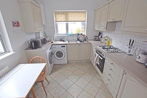 4 bedroom terraced house to rent, Canada Road, Heath/Gabalfa, Cardiff