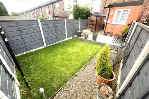 2 bedroom terraced house for sale, Stockport Road, Hyde