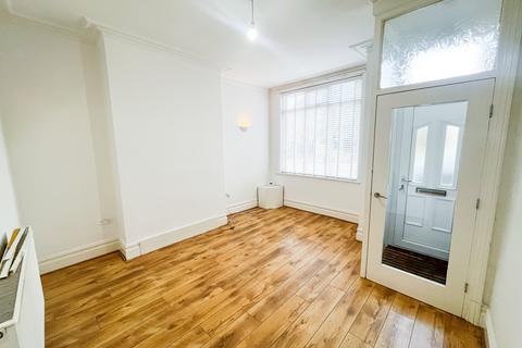 2 bedroom terraced house for sale, Stockport Road, Hyde