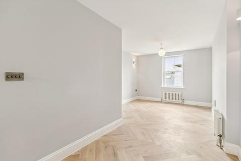 1 bedroom flat for sale, Church Road, Teddington, London, TW11