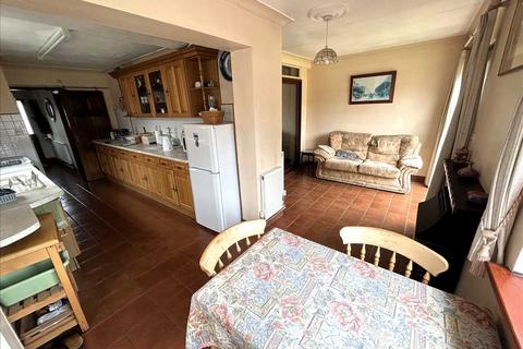 30 Hereford Road, Feltham, TW13 5BT