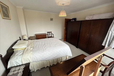 30 Hereford Road, Feltham, TW13 5BT