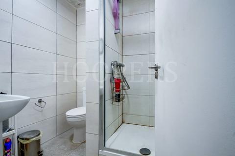 1 bedroom flat for sale, Mascotts Close, London, NW2