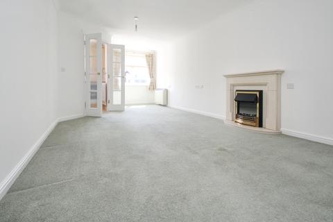 2 bedroom apartment for sale, Laburnum Court, Uxbridge