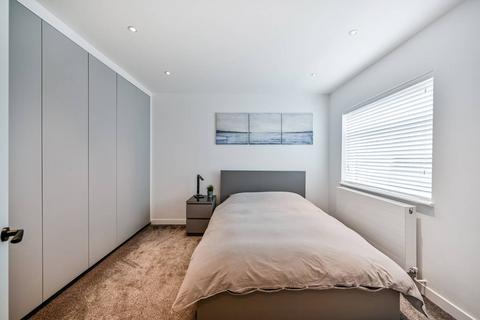 8 Lichfield Road, Hounslow, TW4 6HS