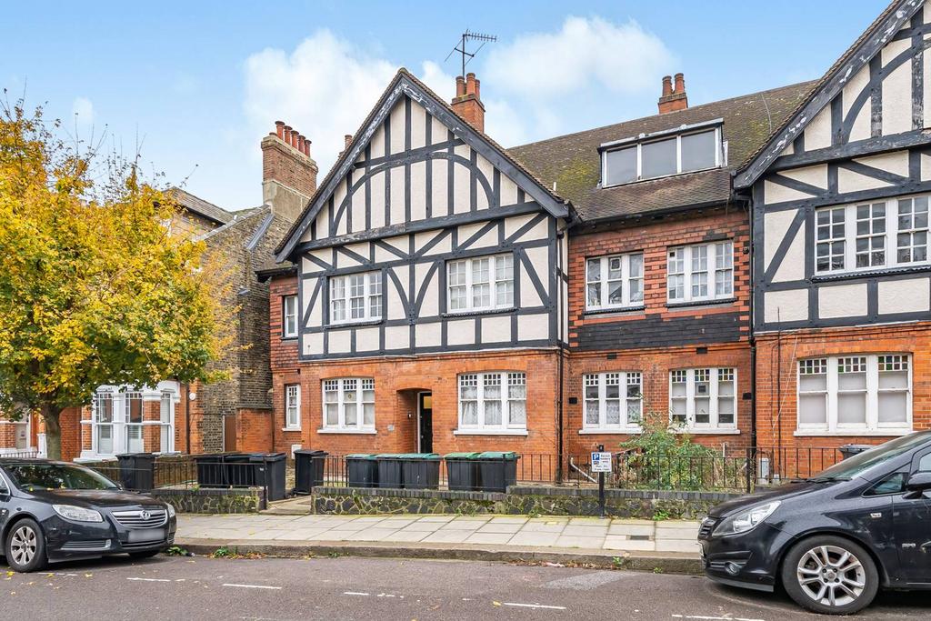 Glebe Road, Hornsey, London, N8 2 bed flat to rent - £3,750 pcm (£865 pw)