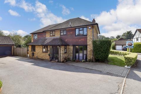 4 bedroom detached house for sale, Blacksmith Drive, Weavering, Maidstone, Kent