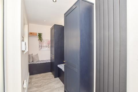 9 Blacksmith Drive, Weavering, Maidstone, ME14 5SZ
