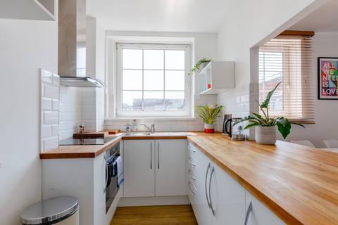 2 bedroom flat to rent, Homerton High Street, Hackney, London, E9