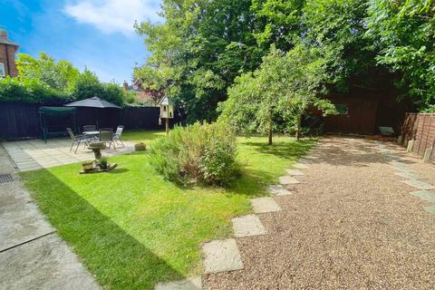 3 bedroom detached bungalow for sale, Welby Gardens, Grantham, NG31