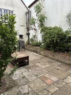 1 The Hundred, Fordingbridge, SP6 1QU